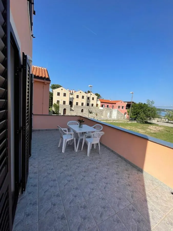 Sonce Apartment Nerezine
